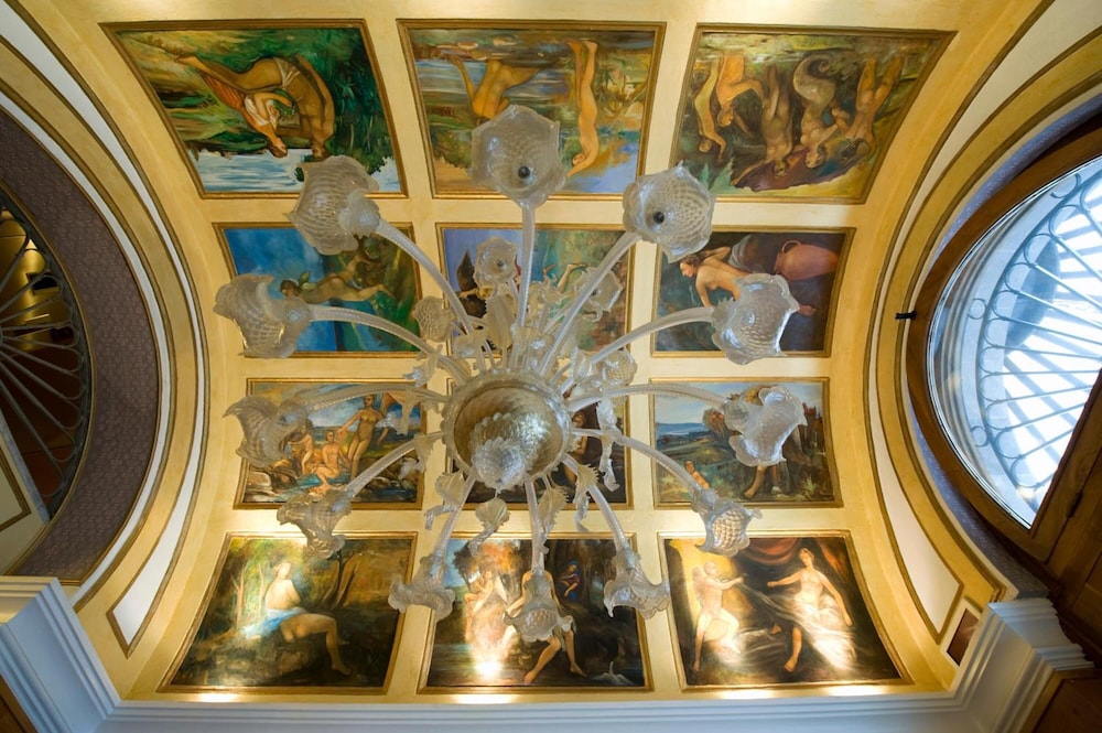 Hotel Joli — Hotel building in Palermo, Sicily