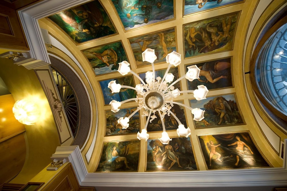 Hotel Joli — Hotel building in Palermo, Sicily