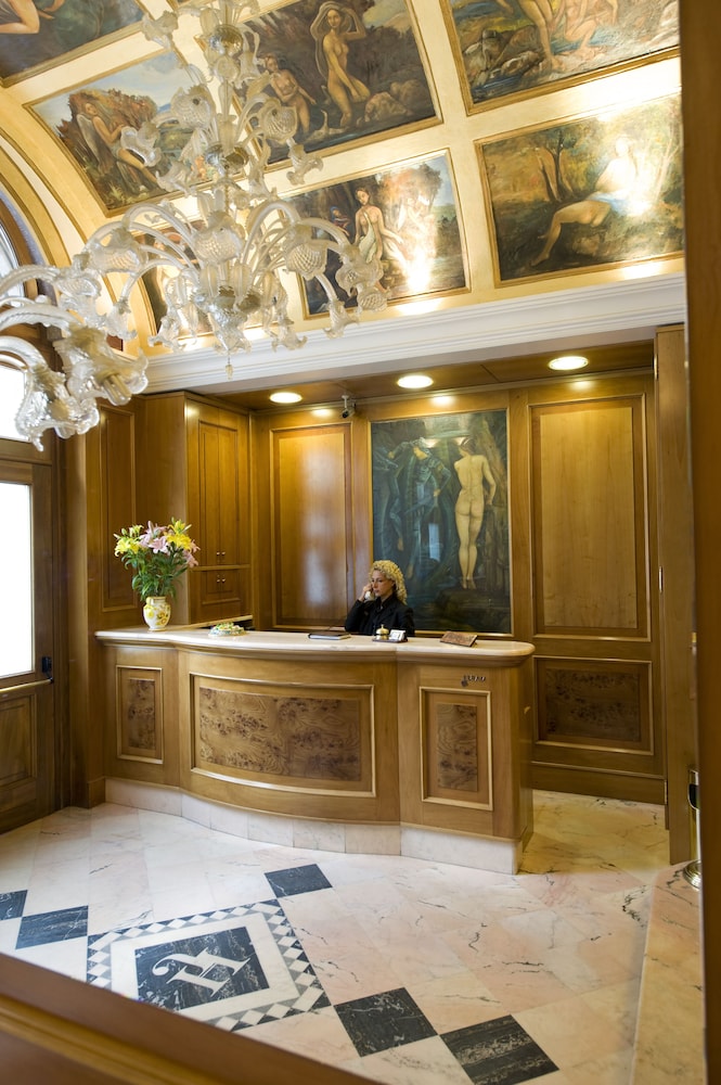 Hotel Joli — Hotel building in Palermo, Sicily