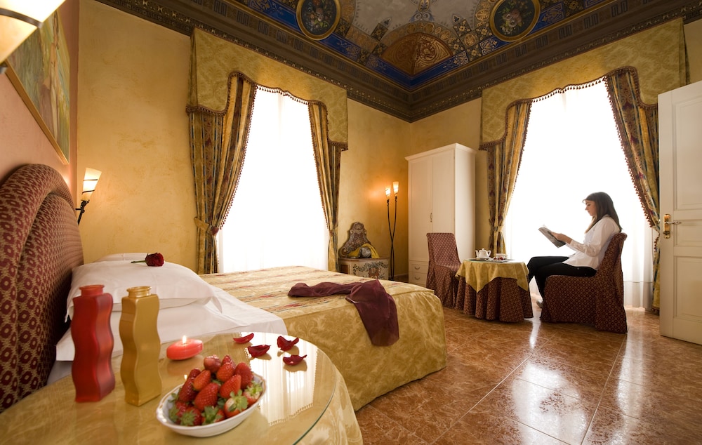 Hotel Joli — Hotel rooms in Palermo, Sicily