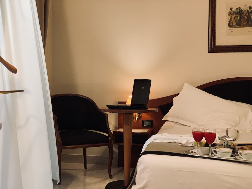 Massimo Plaza Hotel — Hotel rooms in Palermo, Sicily