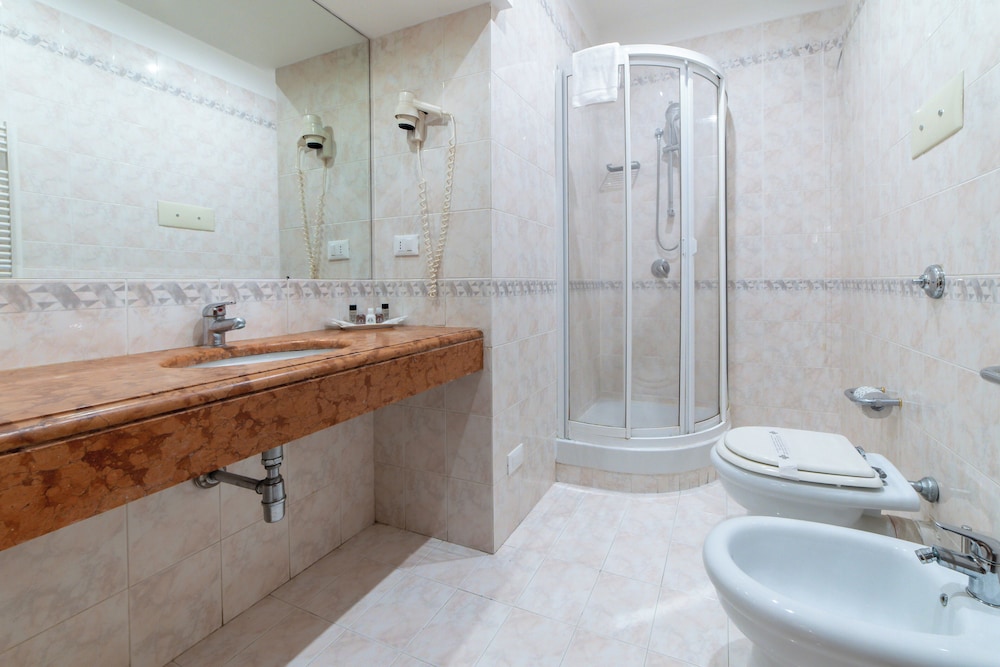 Massimo Plaza Hotel — Hotel rooms in Palermo, Sicily