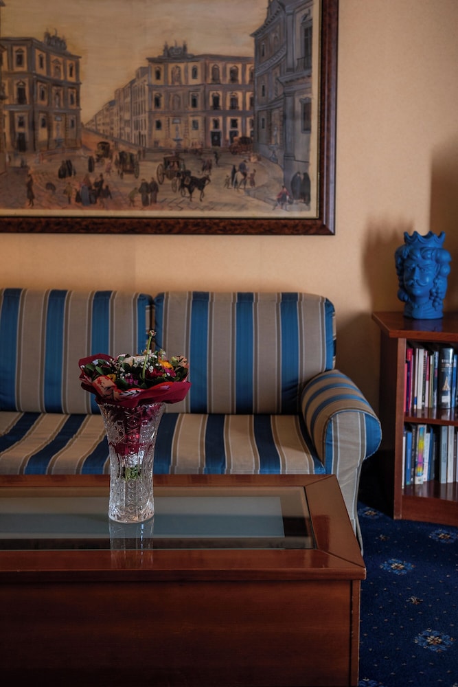 Massimo Plaza Hotel — Hotel rooms in Palermo, Sicily