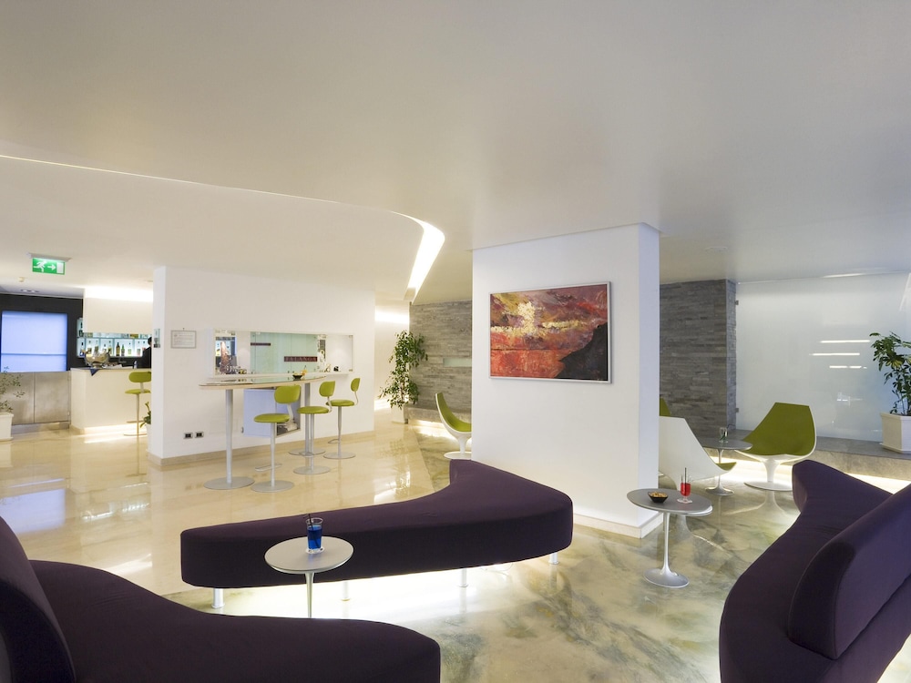 Mercure Hotel Palermo Centro — Restaurant & bars in Palermo, Sicily