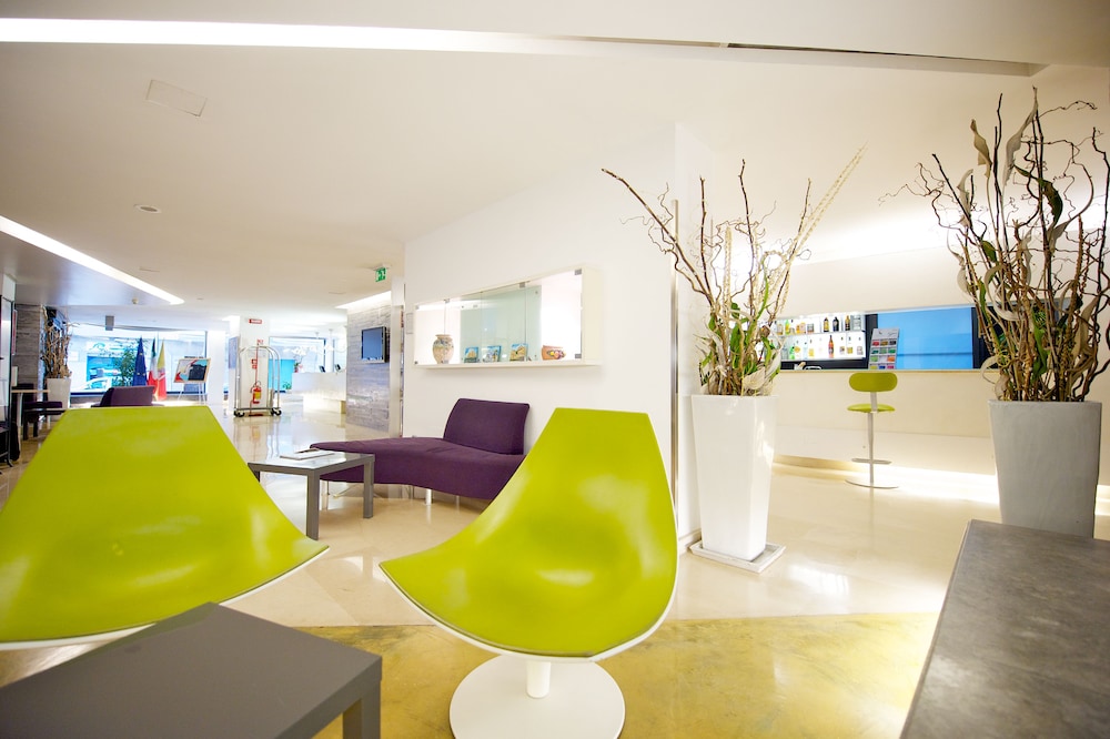 Mercure Hotel Palermo Centro — Restaurant & bars in Palermo, Sicily