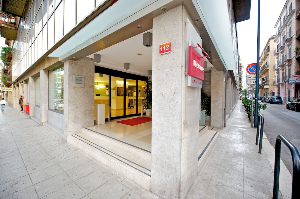 Mercure Hotel Palermo Centro — Hotel building in Palermo, Sicily
