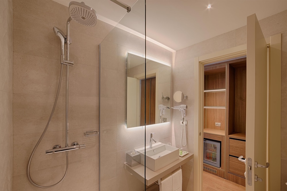NH Palermo — Hotel rooms in Palermo, Sicily