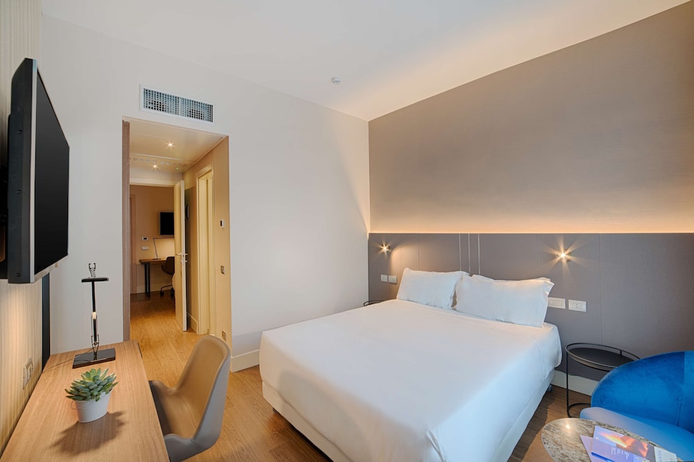 NH Palermo — Hotel rooms in Palermo, Sicily