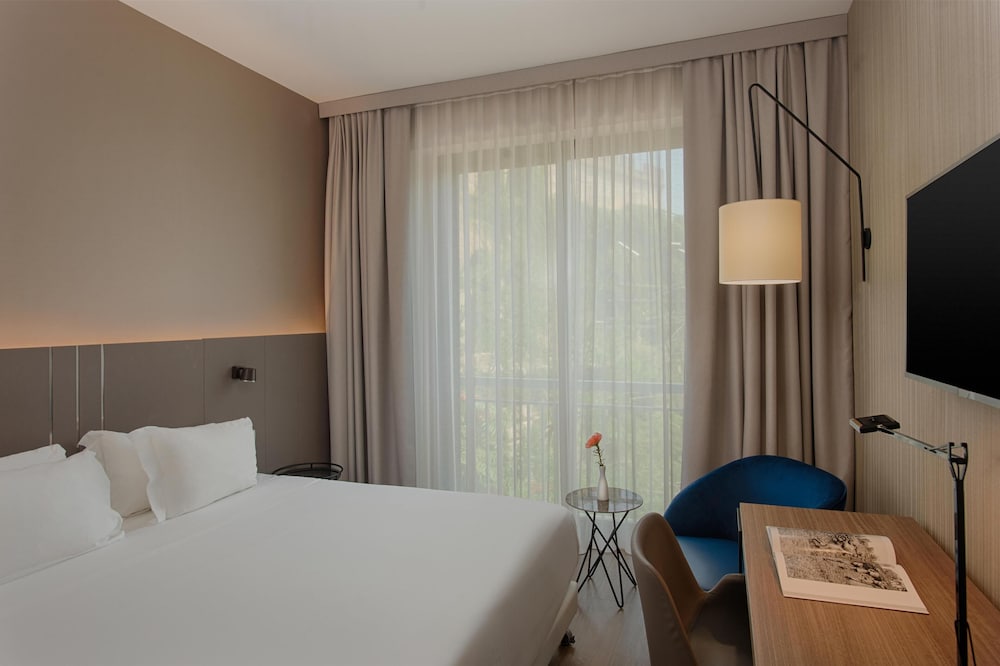 NH Palermo — Hotel rooms in Palermo, Sicily