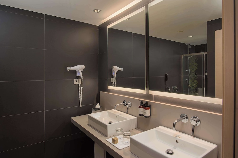 NH Palermo — Hotel rooms in Palermo, Sicily
