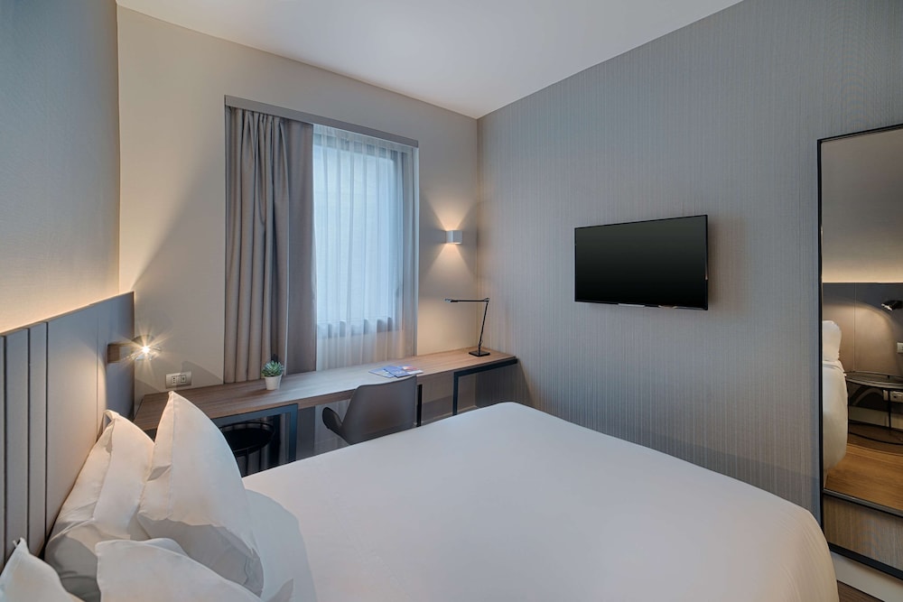 NH Palermo — Hotel rooms in Palermo, Sicily