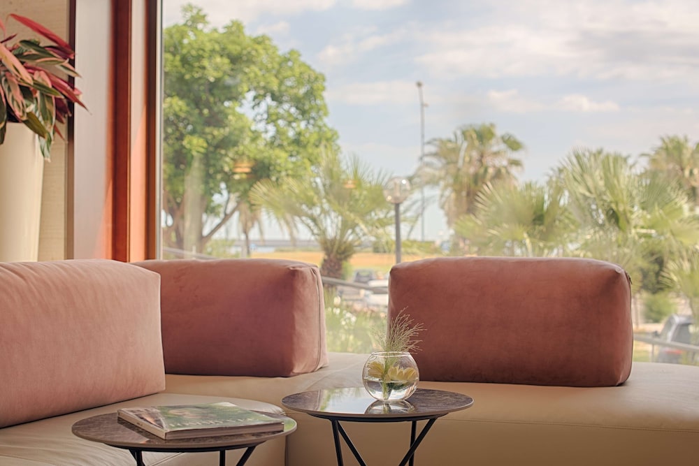 NH Palermo — Restaurant & bars in Palermo, Sicily