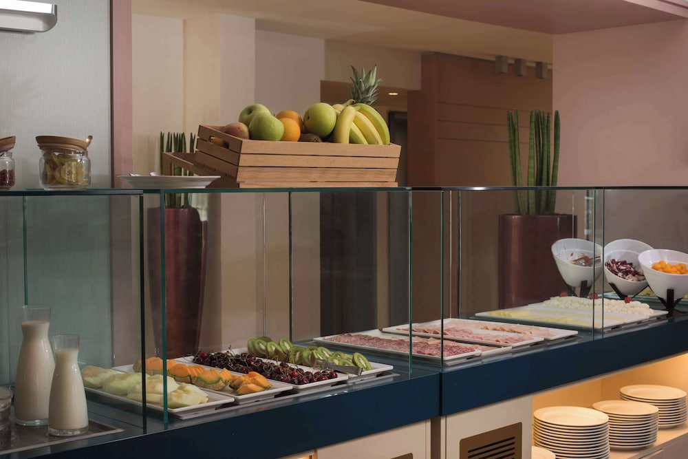 NH Palermo — Restaurant & bars in Palermo, Sicily