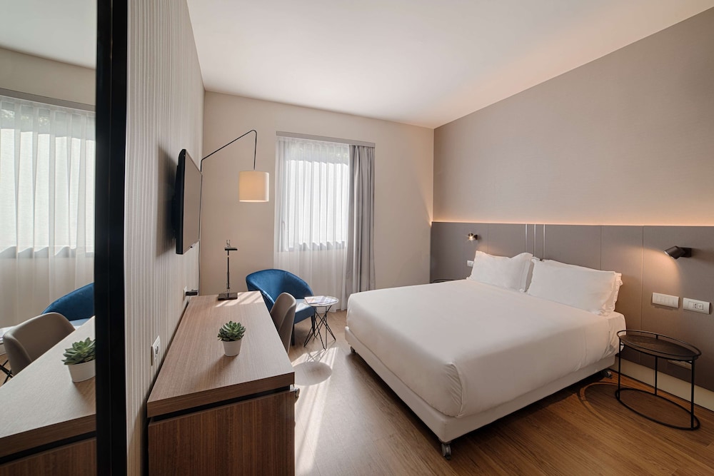 NH Palermo — Hotel rooms in Palermo, Sicily