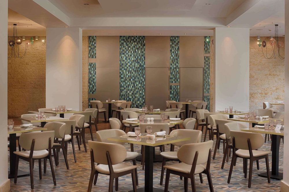 NH Palermo — Restaurant & bars in Palermo, Sicily