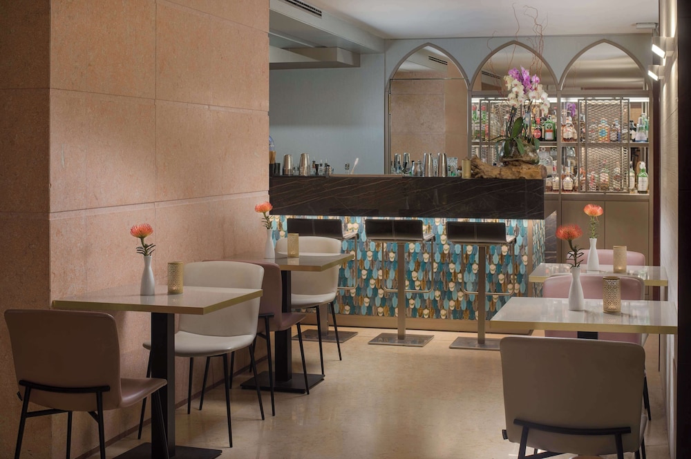 NH Palermo — Restaurant & bars in Palermo, Sicily