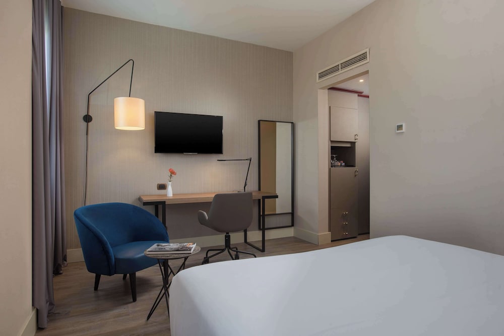 NH Palermo — Hotel rooms in Palermo, Sicily