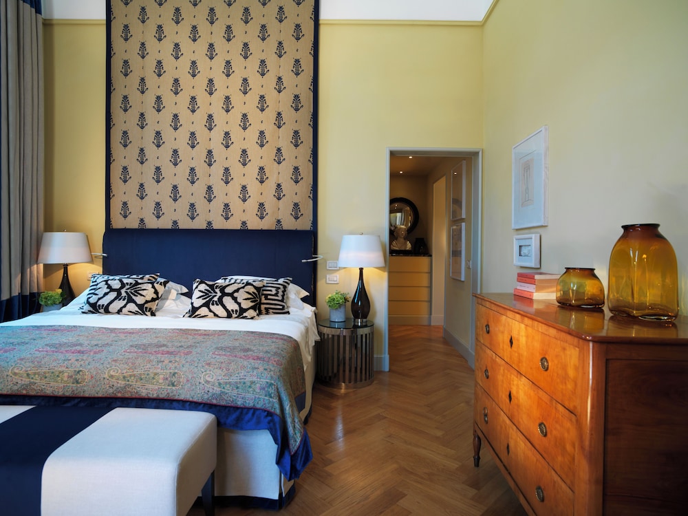 Rocco Forte Hotel Savoy — Hotel rooms in Florence, Tuscany