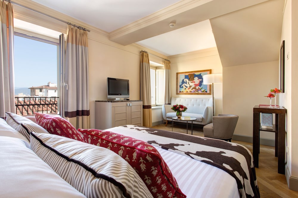 Rocco Forte Hotel Savoy — Hotel rooms in Florence, Tuscany