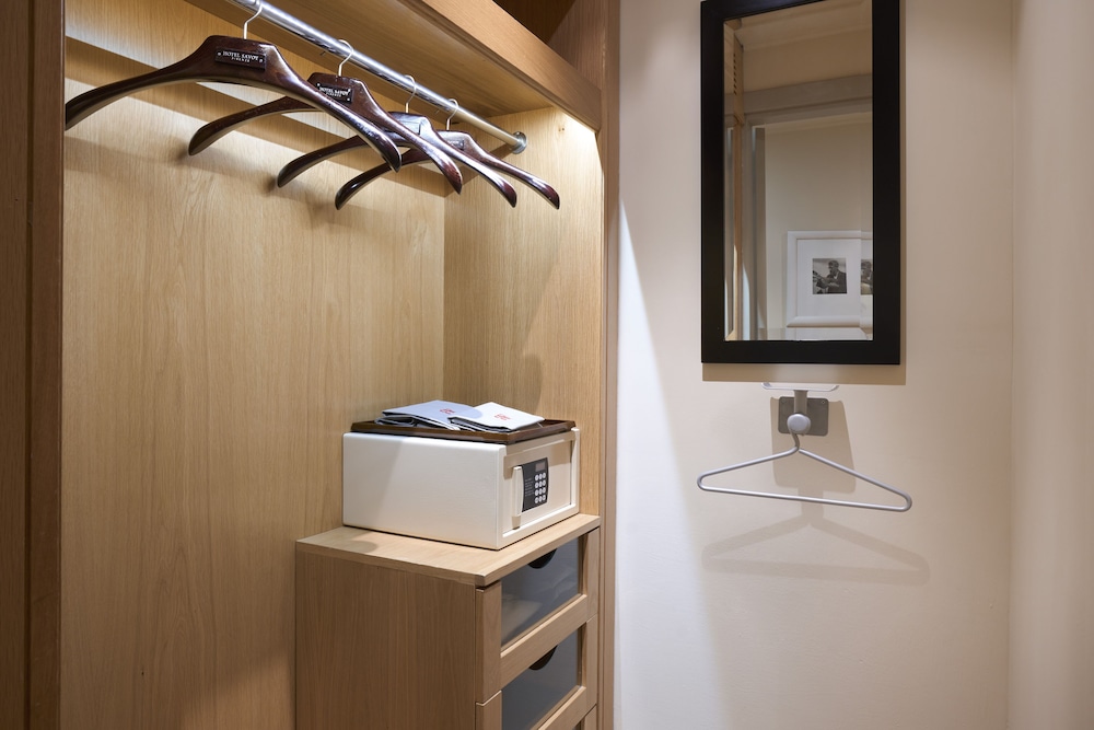 Rocco Forte Hotel Savoy — Hotel rooms in Florence, Tuscany