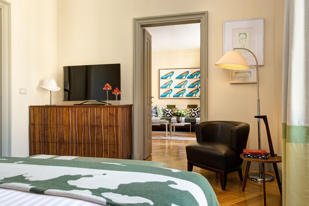 Rocco Forte Hotel Savoy — Hotel rooms in Florence, Tuscany