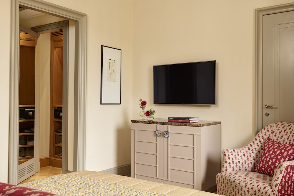 Rocco Forte Hotel Savoy — Hotel rooms in Florence, Tuscany