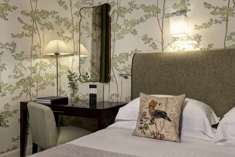 Rocco Forte Hotel Savoy — Hotel rooms in Florence, Tuscany