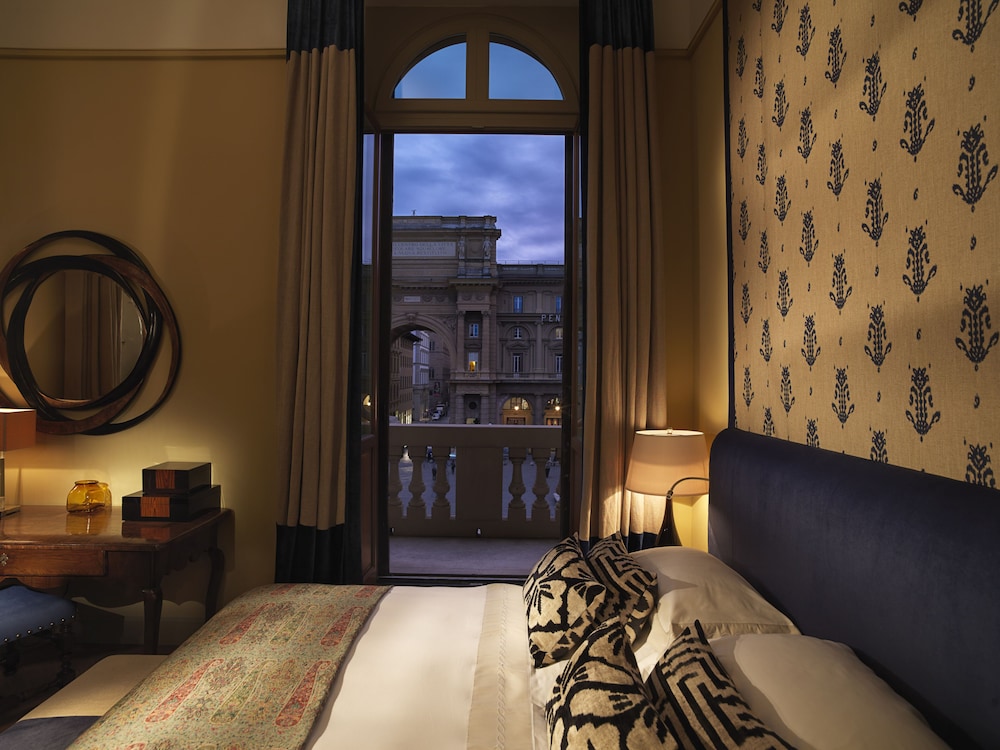 Rocco Forte Hotel Savoy — Hotel rooms in Florence, Tuscany