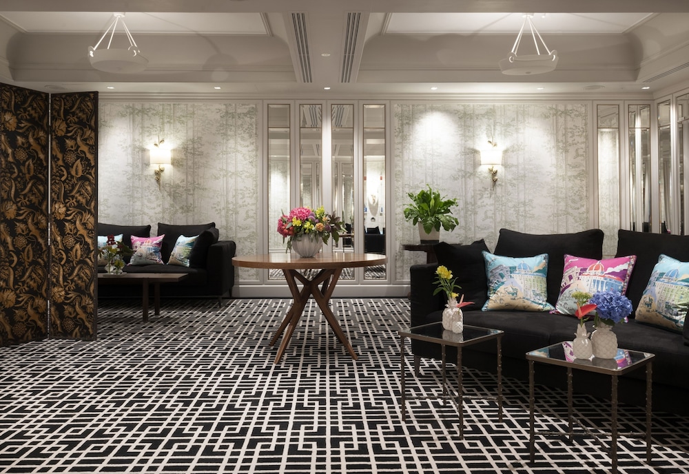 Rocco Forte Hotel Savoy — Hotel building in Florence, Tuscany