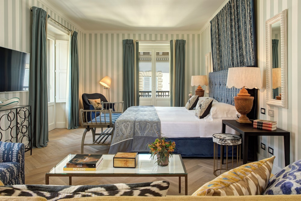 Rocco Forte Hotel Savoy — Hotel rooms in Florence, Tuscany