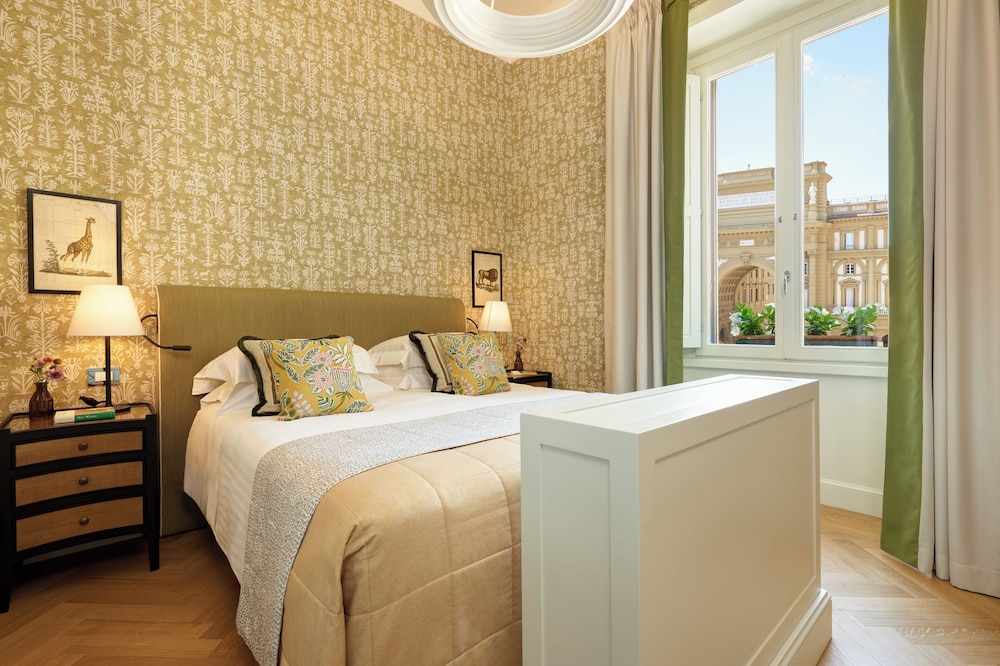 Rocco Forte Hotel Savoy — Hotel rooms in Florence, Tuscany