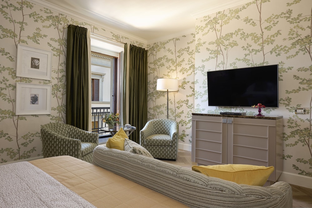 Rocco Forte Hotel Savoy — Hotel rooms in Florence, Tuscany
