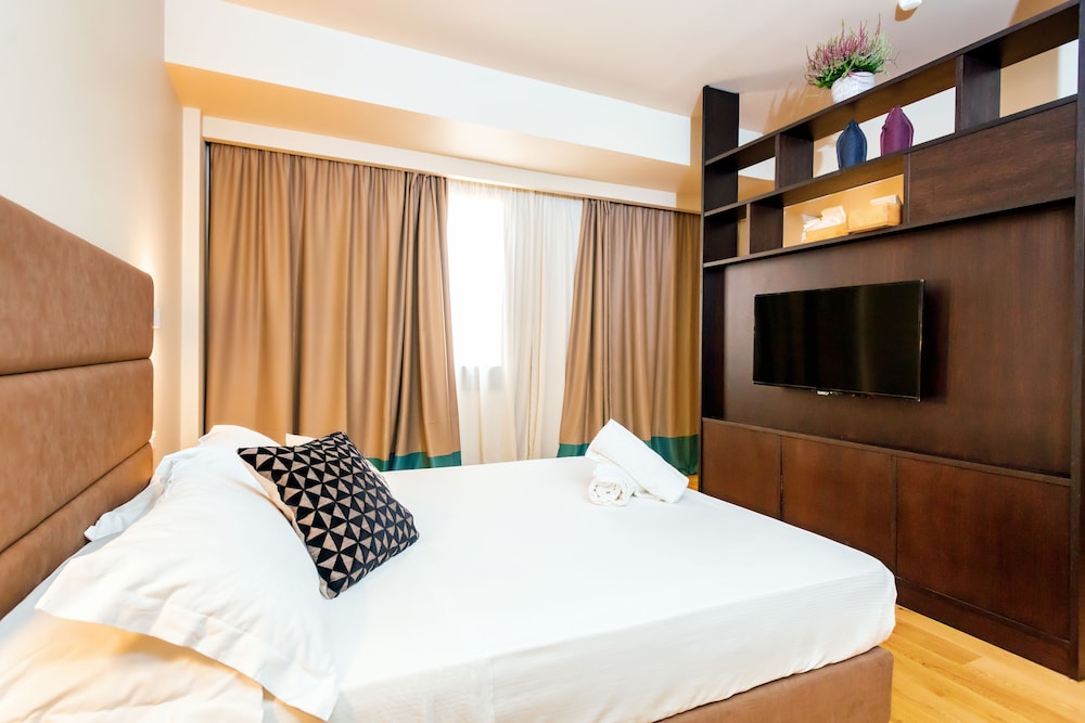 Hotel Politeama — Hotel rooms in Palermo, Sicily