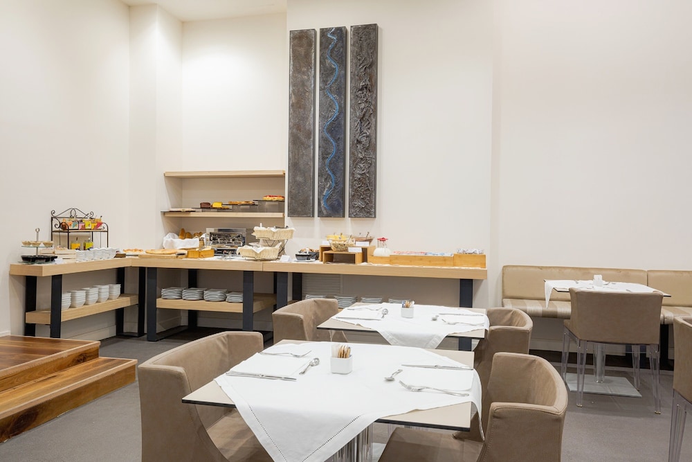 Hotel Politeama — Restaurant & bars in Palermo, Sicily