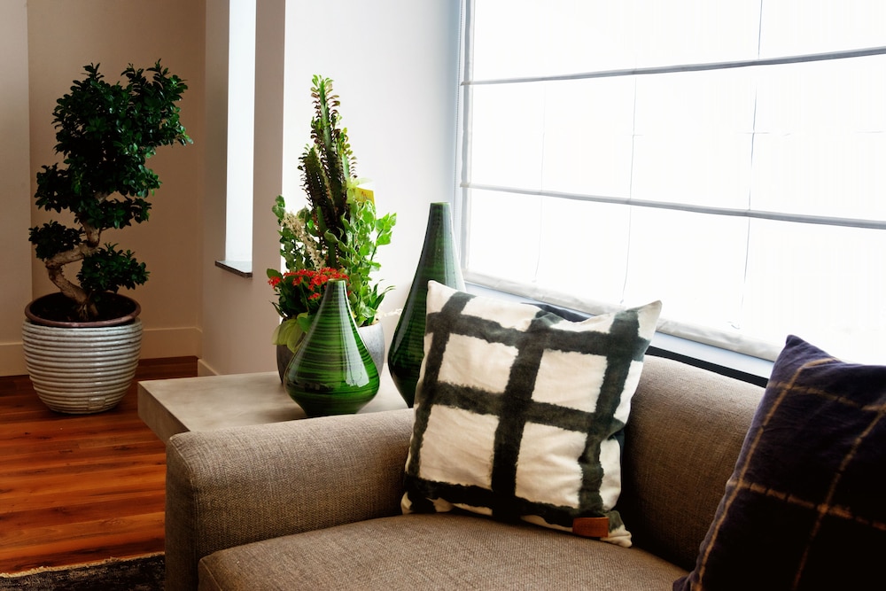 Hotel Politeama — Hotel rooms in Palermo, Sicily