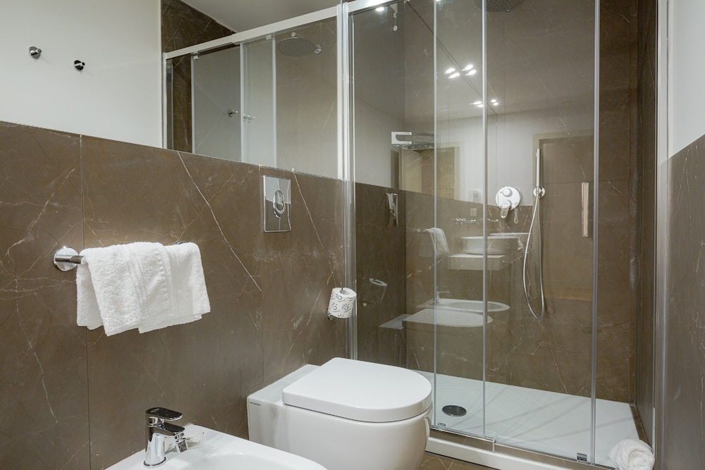 Hotel Politeama — Hotel rooms in Palermo, Sicily