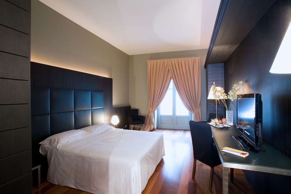 Hotel Porta Felice & Spa — Hotel rooms in Palermo, Sicily