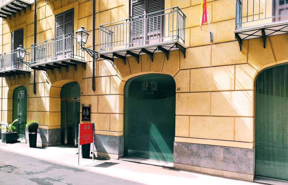 Hotel Porta Felice & Spa — Hotel building in Palermo, Sicily