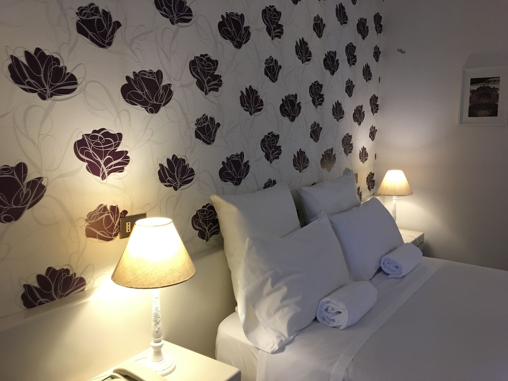 Hotel Posta — Hotel rooms in Palermo, Sicily