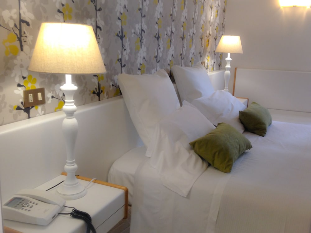 Hotel Posta — Hotel rooms in Palermo, Sicily