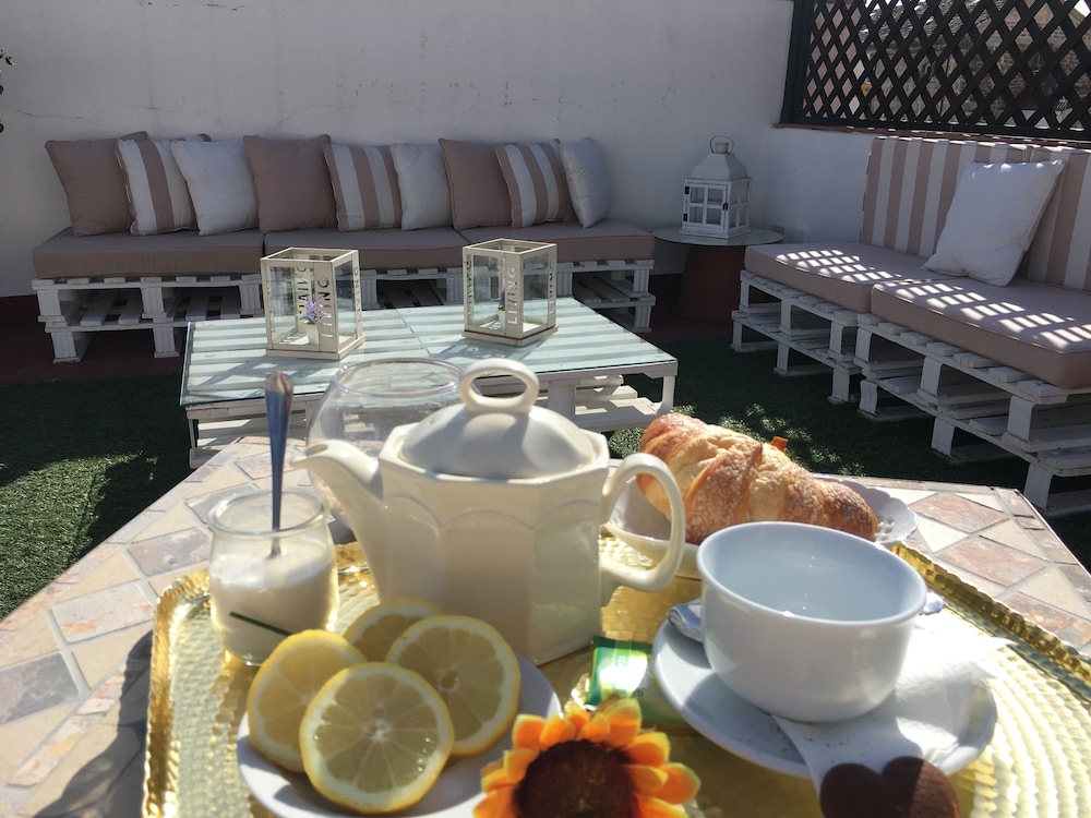 Hotel Posta — Restaurant & bars in Palermo, Sicily