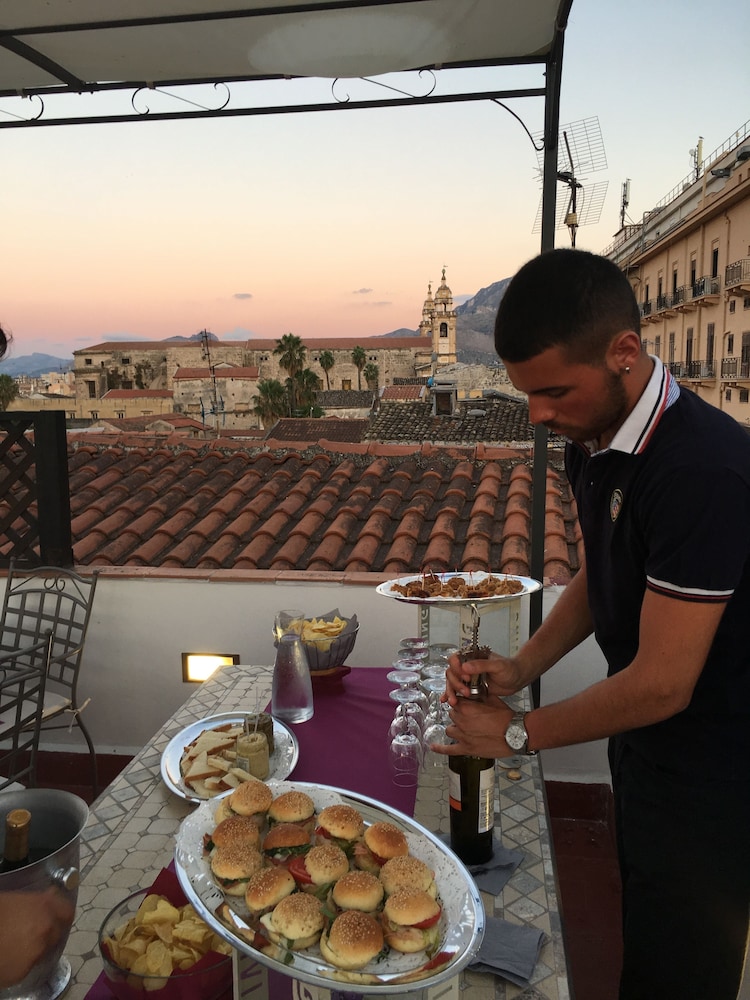 Hotel Posta — Restaurant & bars in Palermo, Sicily
