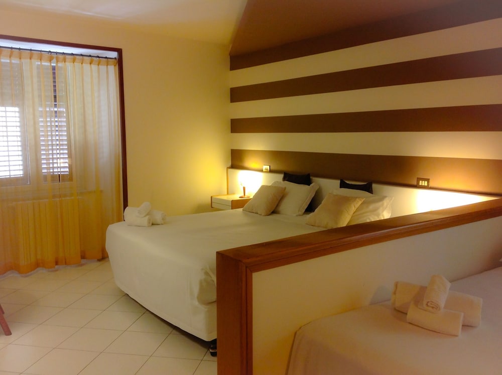 Hotel Posta — Hotel rooms in Palermo, Sicily