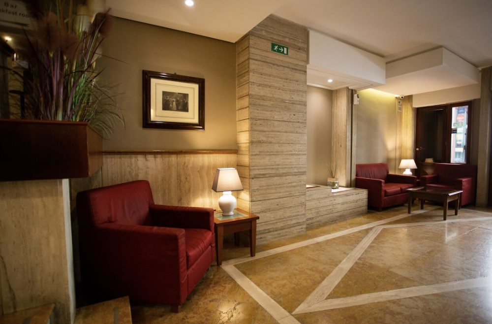 Hotel Posta — Hotel building in Palermo, Sicily