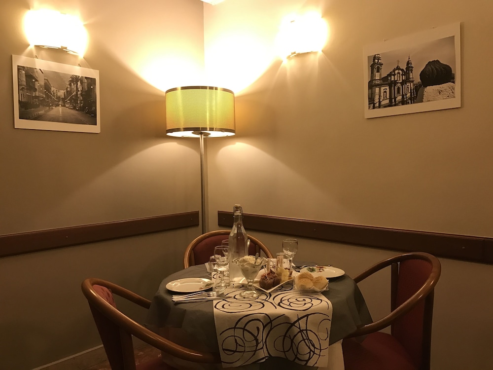 Hotel Posta — Restaurant & bars in Palermo, Sicily
