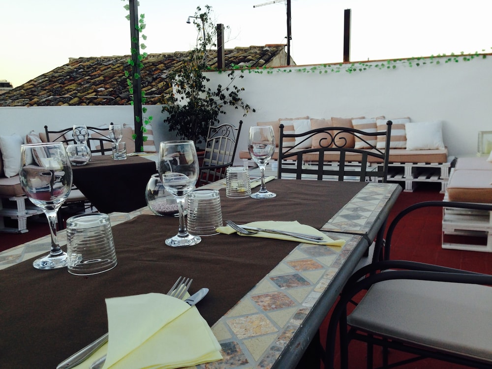 Hotel Posta — Restaurant & bars in Palermo, Sicily