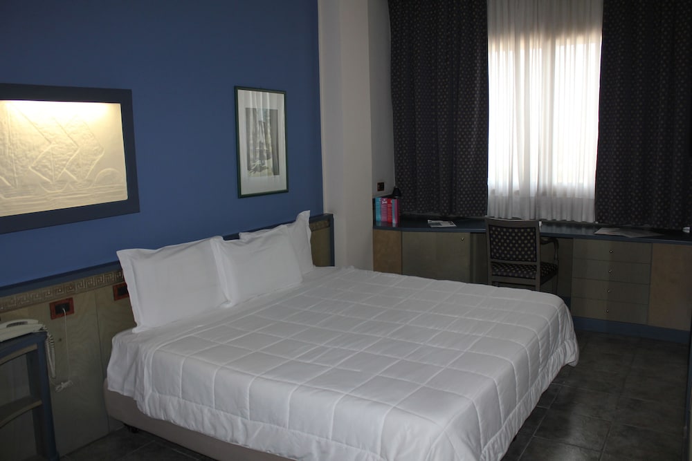 President Hotel Palermo — Hotel rooms in Palermo, Sicily