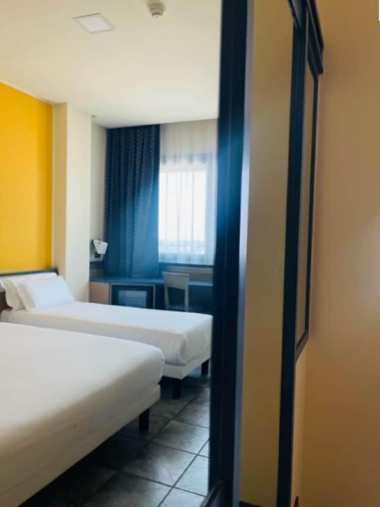 President Hotel Palermo — Hotel rooms in Palermo, Sicily