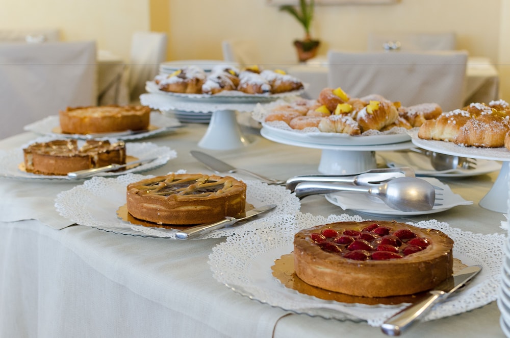 Hotel Vecchio Borgo — Restaurant & bars in Palermo, Sicily