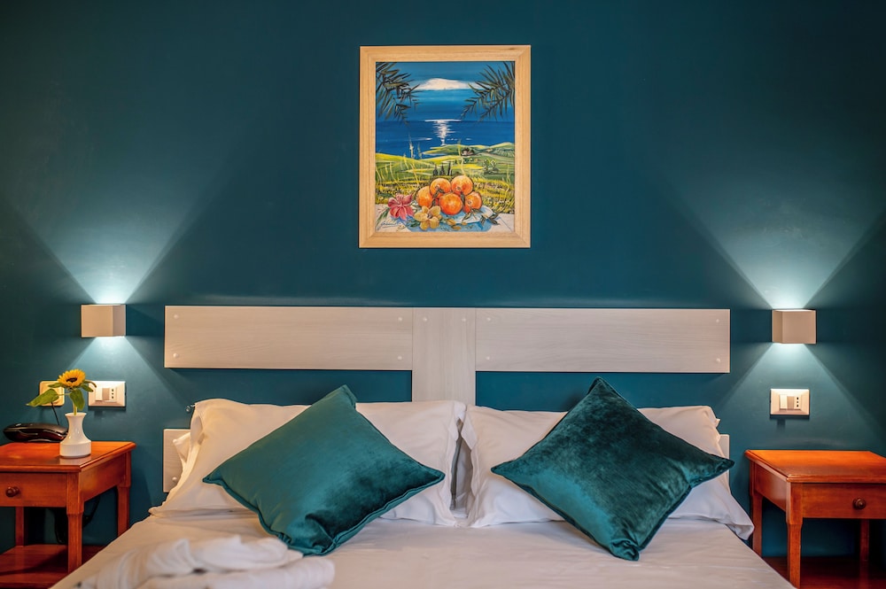 Hotel Vecchio Borgo — Hotel rooms in Palermo, Sicily